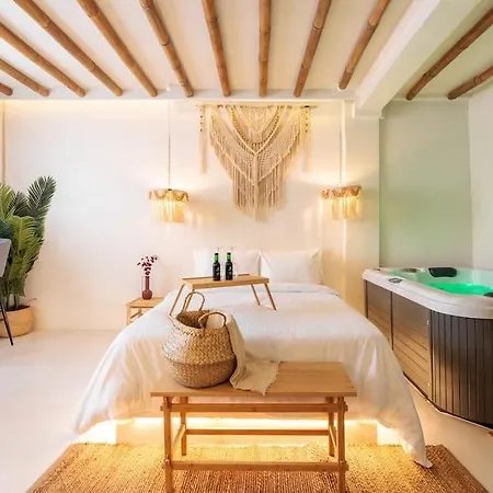 アパート Boho Room-jacuzzi-city Center テッサロニキ