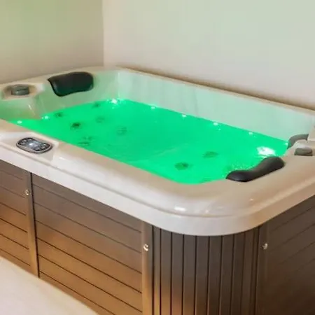 Boho Room-jacuzzi-city Center アパート *
